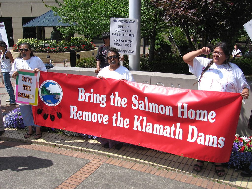 Klamath Basin Tribes demonstrate for removal of dams in 2006.